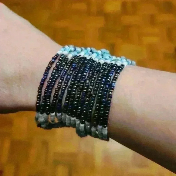🎊Host Pick🎊 Handmade Turquoise, White  & Multicolor Beads Bracelet - Picture 1 of 8
